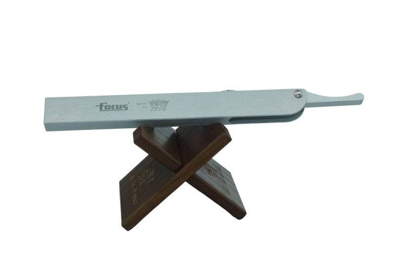 SV 1945 Razor Stand in Ash Wood